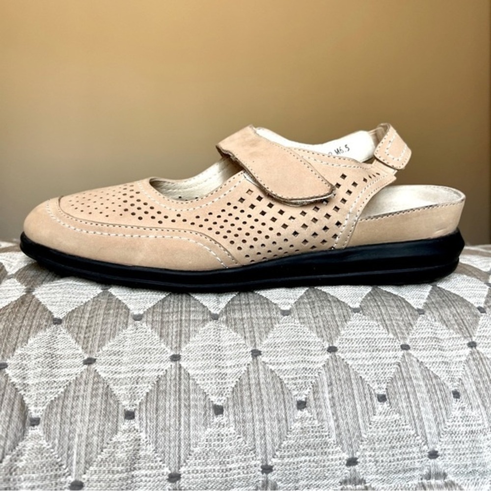 David Tate Clever Perforated Tan Nubuck Leather Comfort Sandal Shoes Women‎ 6.5